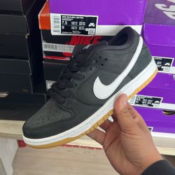 Nike SB Dunk Low Black Gum Size 7.5 Men’s