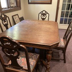 Antique Table With 4 Chairs 