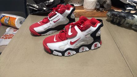 Nike Air Barrage Mid University Red size 12