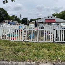 4/6ft Vinyl Fence For Sale. I Have 2 