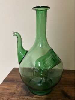ITALIAN VINTAGE HAND BLOWN GREEN GLASS WINE BOTTLE DECANTER