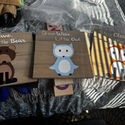 Forest Friends Hanging Pallets