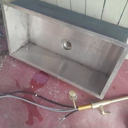 Fregadero De Stainless Steel Con Todo Herrajes 