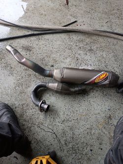 FMF 4.1 HEADER MEGA BOMB CHAMBER AND EXHAUST PIPE