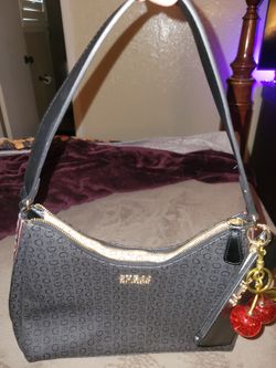 GUESS PURSE FOR SALE!