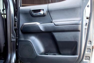 2016 Toyota Tacoma Thumbnail