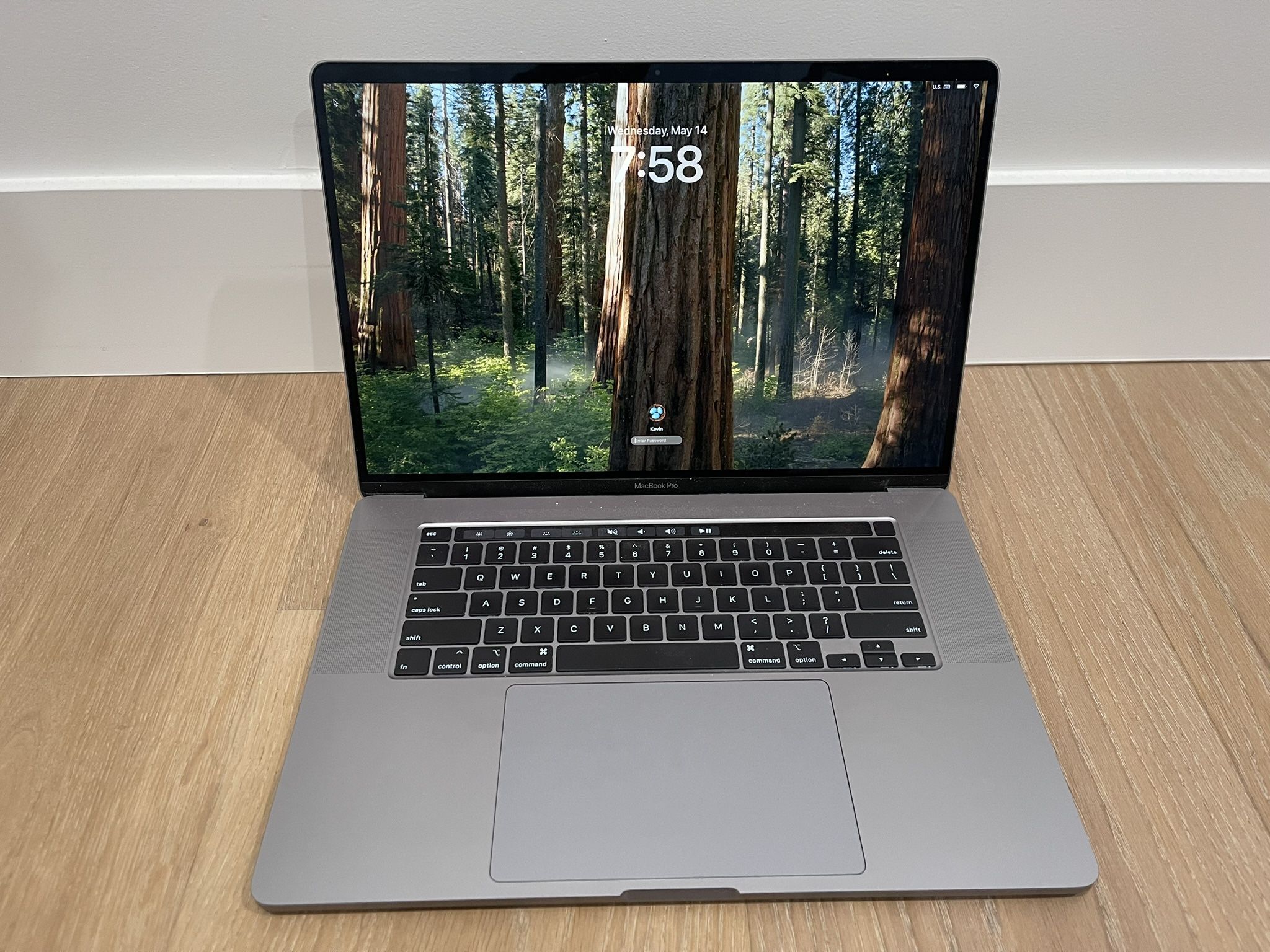 Macbook Pro 2019 16” Flawless Like New