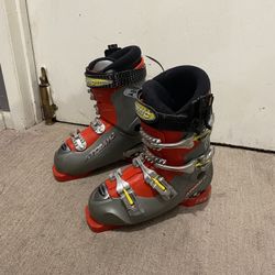 Ski Boots - Size 7M Or 7.5W