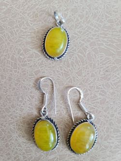 Earrings and pendant set