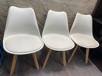 Set of 3 Mid-Century Modern White Shell Office or Desk Chairs with Wood Legs - Local Delivery for a Fee😀