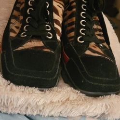 Donald J. Pliner  Sport Luxury Footwear Collectible 