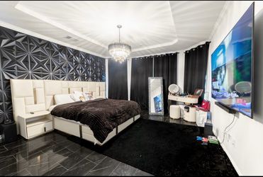 King size bed
