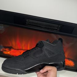 Black Cat 4’s Size 8