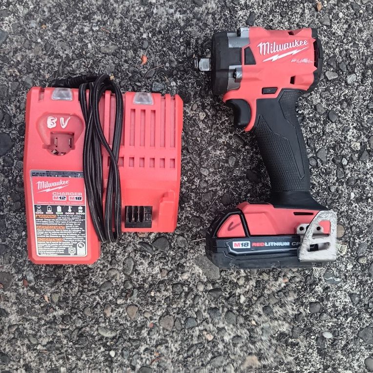 Milwaukee 2855-20 1/2in Fuel M18 Impact Wrench Vgood Condition with 4.0 Bat & Charg. Many Other Tools. For Pic Up Fremont Seattle. No Low Ball/Trades