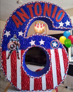 Pinata superhero