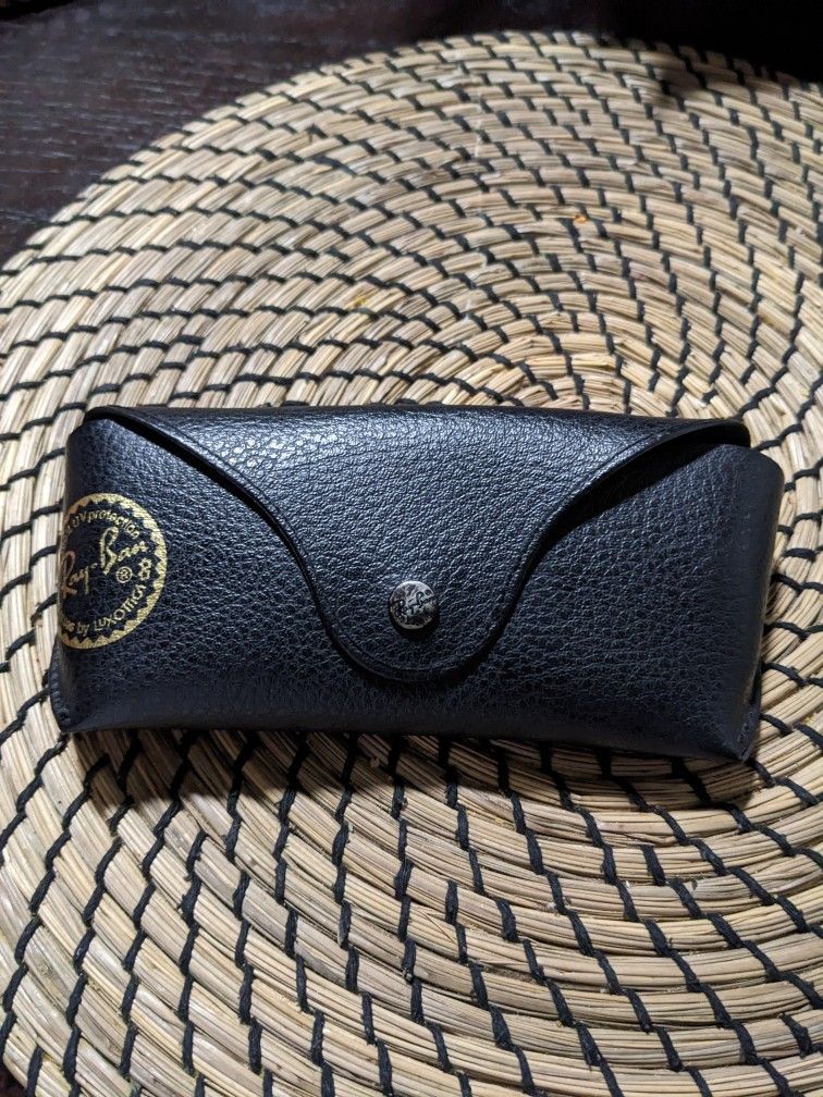 Ray Bans Black Aviators With Case