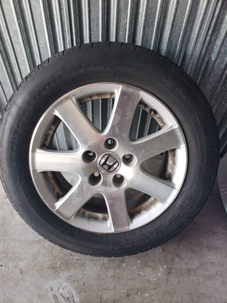 Factory Honda rim with tire