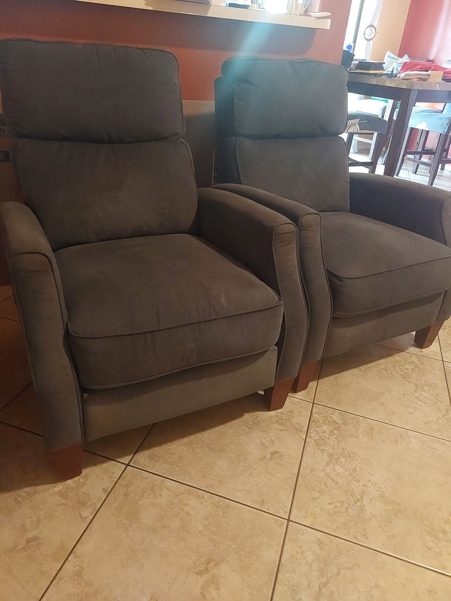 Sofa And Recliners 