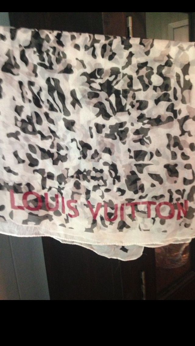 Louis Vuitton scarf long Authentic 