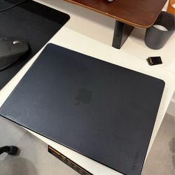 M1 MacBook pro Space Grey 1TB SSD 16GB