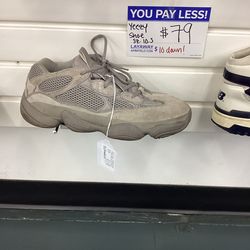 Yeezy Shoe Size 10.5