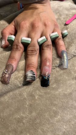 25$ acrylic nail set