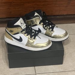 Jordan shoes size 7y Like new condition  $35 or best offer 