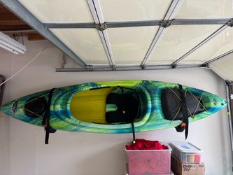 Pelican Sit kayak