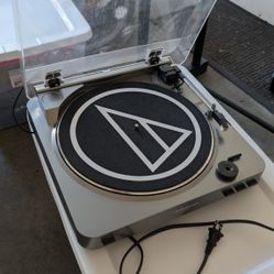 Audio Technica Turntable Record Player AT-LP60