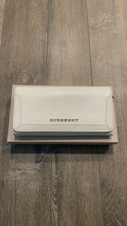 Authentic Burberry Wallet for Sale in Modesto, CA - OfferUp