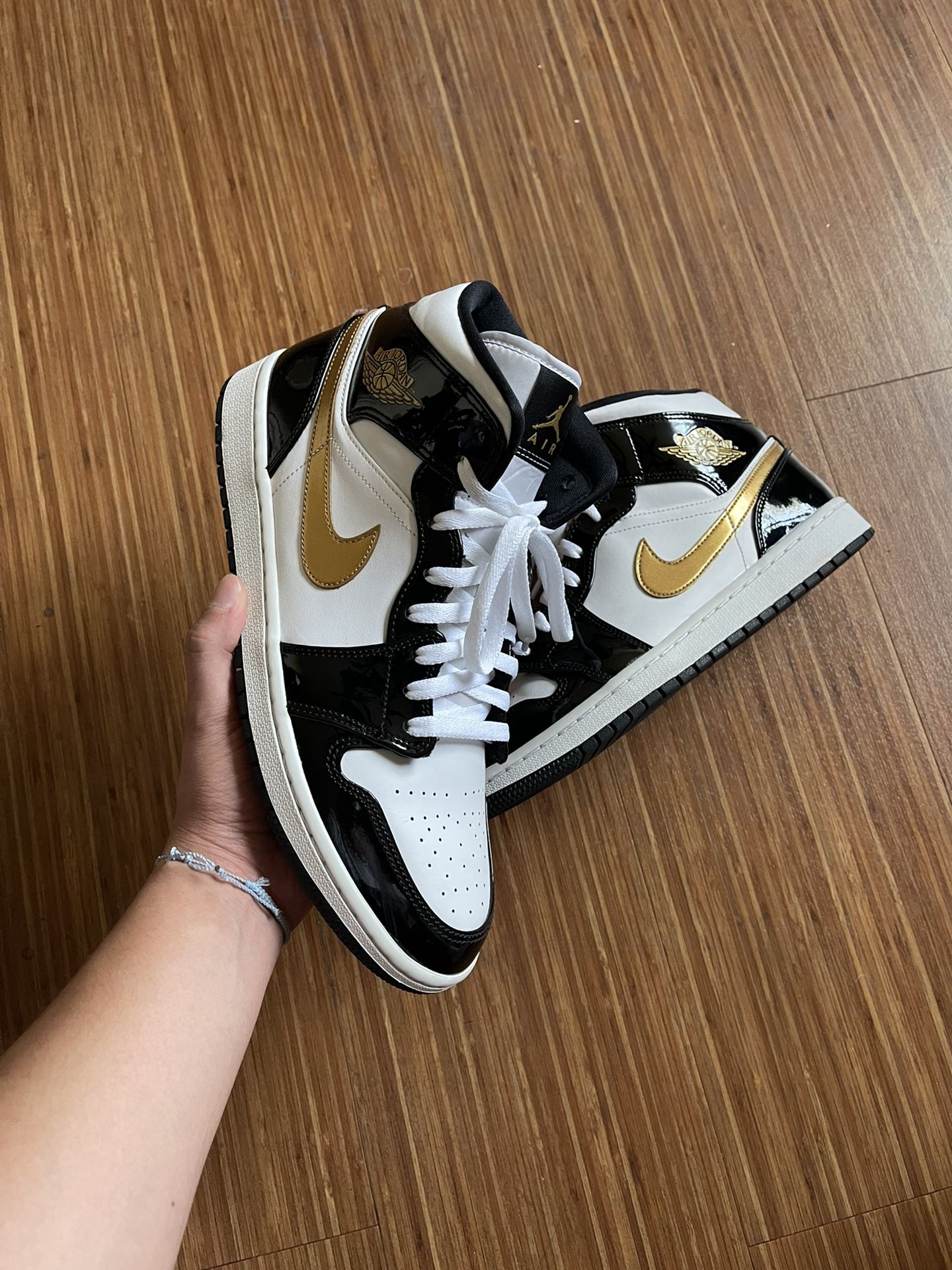 Jordan 1 Mid
