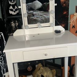 Make Up Vanity