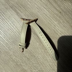 Beige Leather Apple Watch Band – Gold Hardware, Elegant & Minimalist