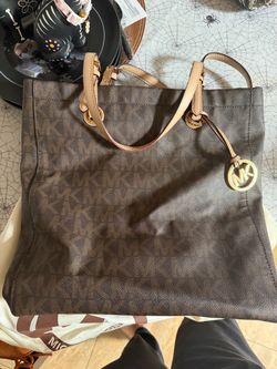 Michael Kors MK Signature Tote Bag