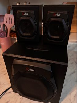 Bluetooth surround sound speakers
