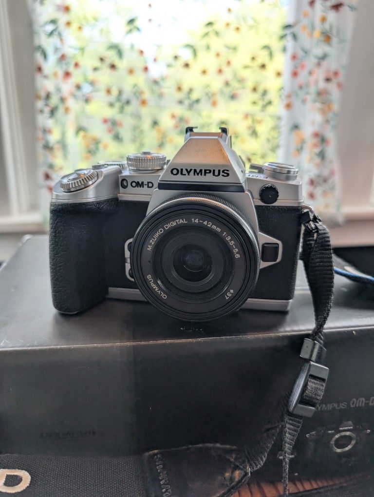 Olympus OMD -EM1 Kit