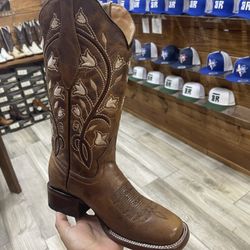womens western boots