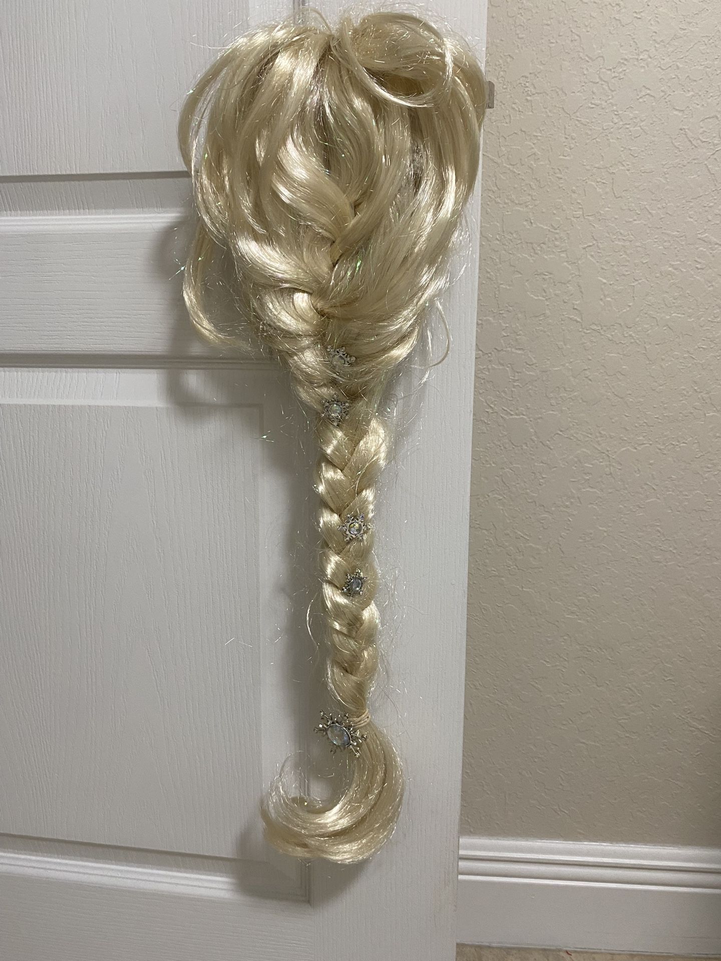 Elsa Wig