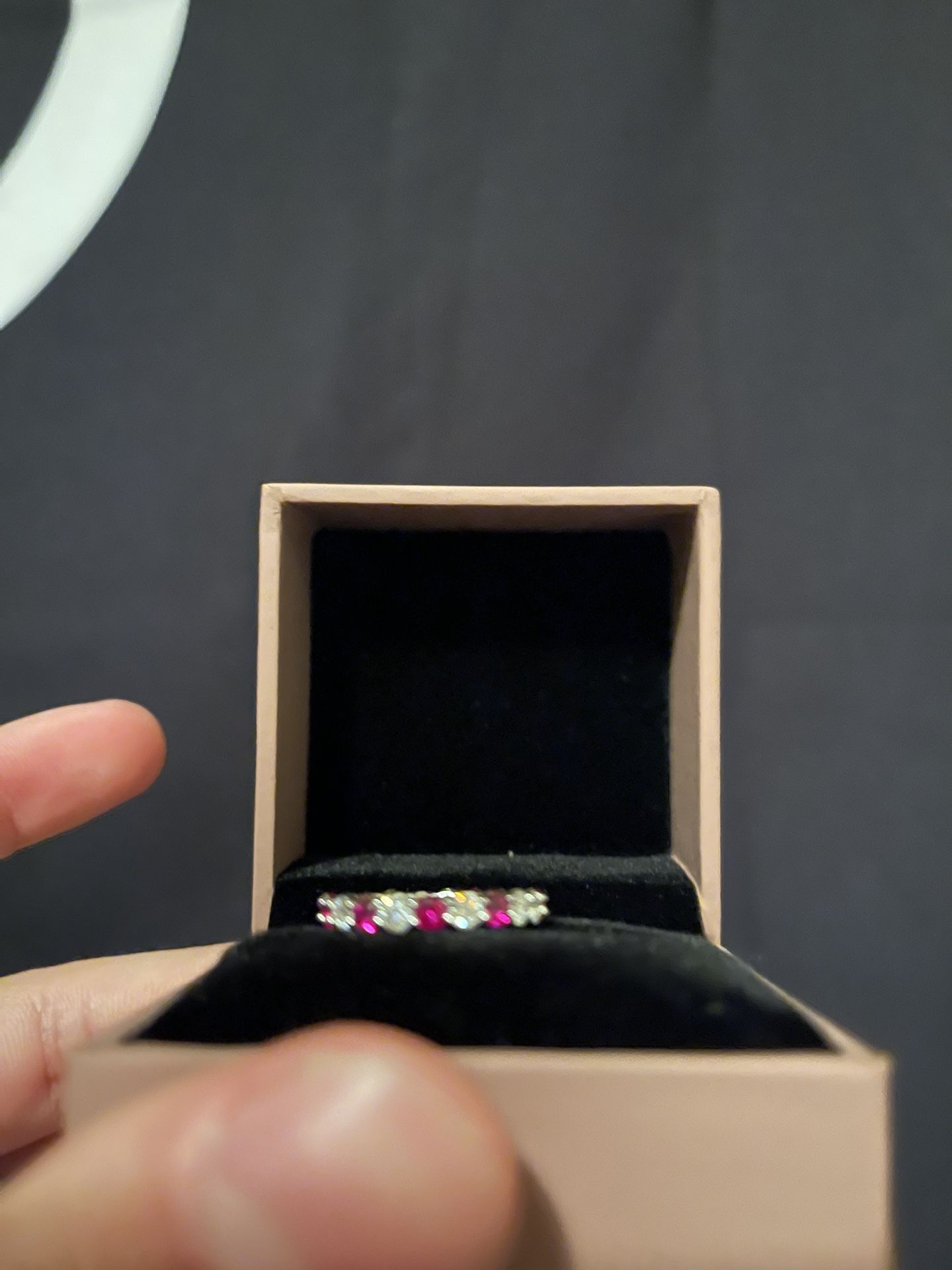 VVS1 Moissanite Women’s Engagement Ring