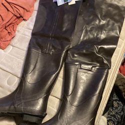Men’s Water Waiters Size 13