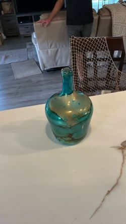 Decorative glass vase