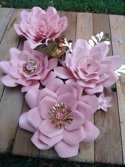 Hermosas flores de papel decorativas foros para fotos murales o para tus lindos eventos🌼🌸