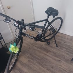 Trek XL 700cc X 35 28 Inch Rims