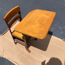 ANTIQUE WOODEN CHILD DESK 