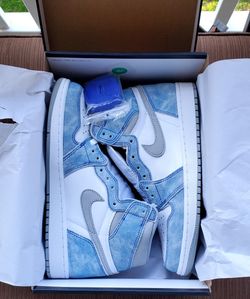 Hyper Royal Jordan 1