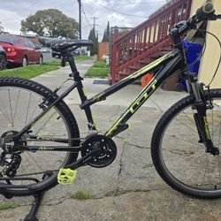Gt Mountain Bike Medium Size 
https://offerup.com/redirect/?o=TGlrZS5OZXc= Ready to Ride 
