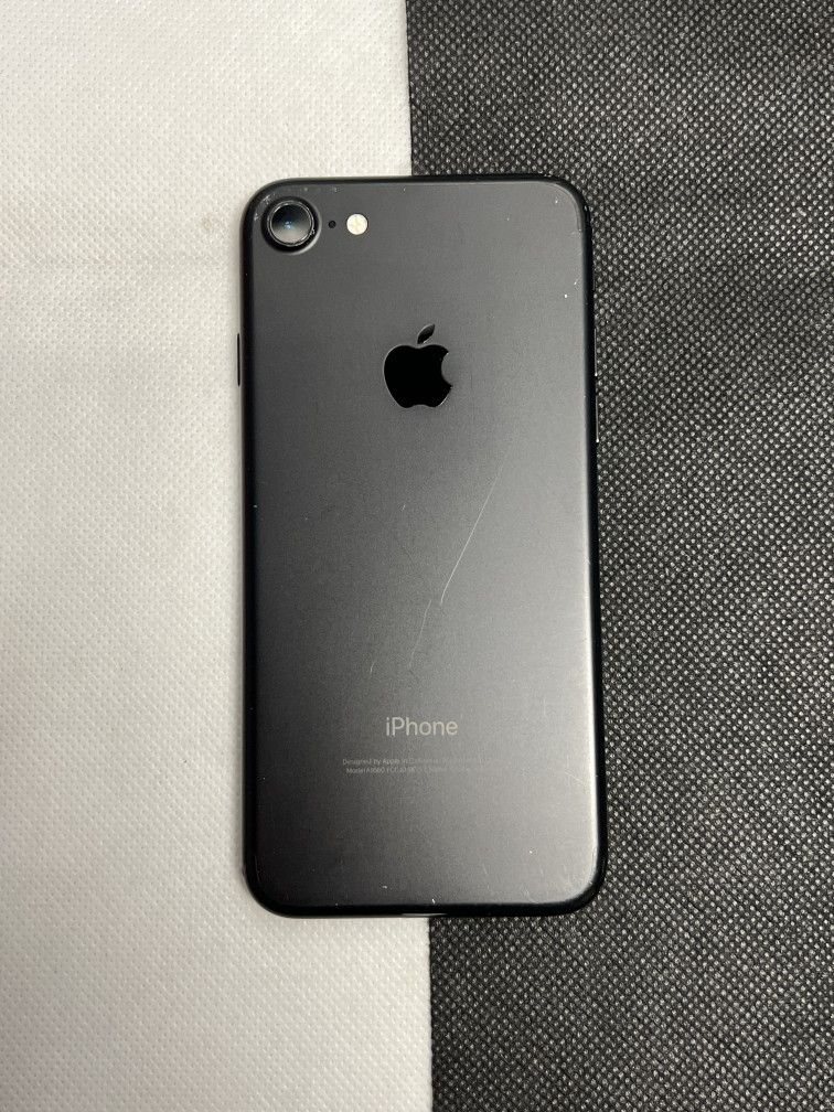 Apple iPhone 7 32 GB Unlocked