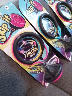 HAVE 7 BRAND NEW "SKIP IT"LIGHT AND SOUNDS 6 🩷 AND 1 BLUE 🔵 $10.00 EACH THANK YOU