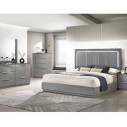 Queen Bedroom Set