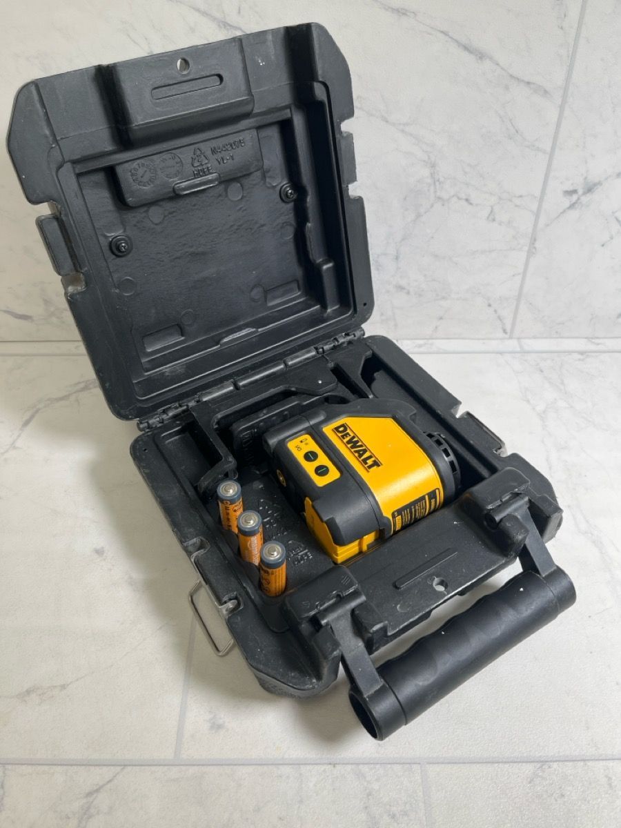 DEWALT DW088CG LASER LEVEL 100FT (A1G009758)